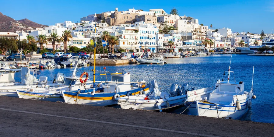 Ir a las playas de Paros y Naxos en Agosto