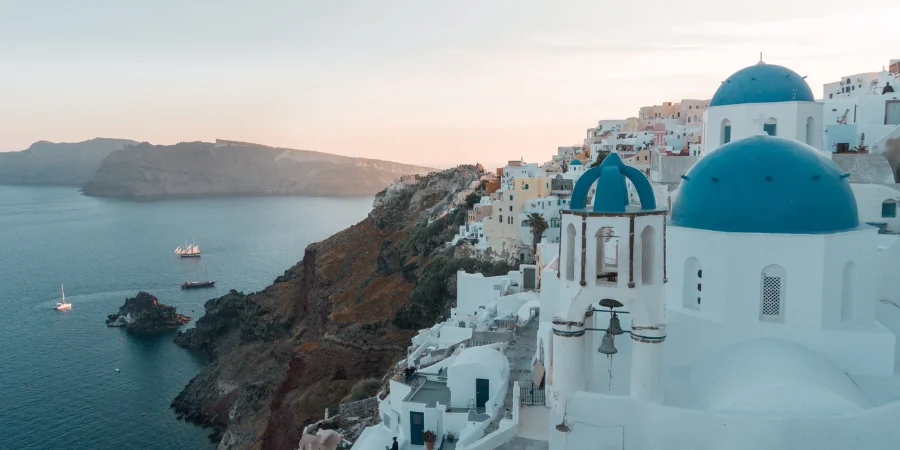 Playas de Santorini y Mykonos en Agosto