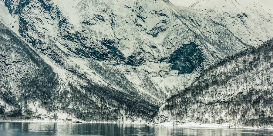 la mejor época para viajar a los fiordos Noruegos